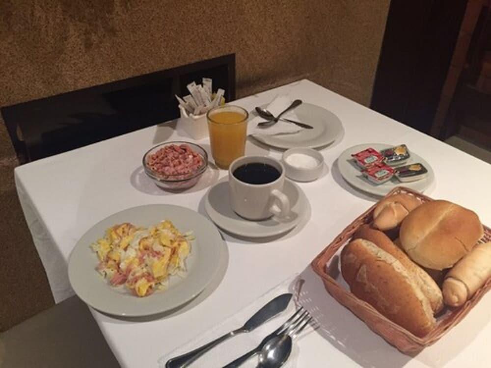 Kamana Hotel 3*